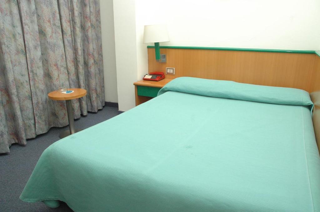 Hotel Ramoverde Borgomanero Bilik gambar