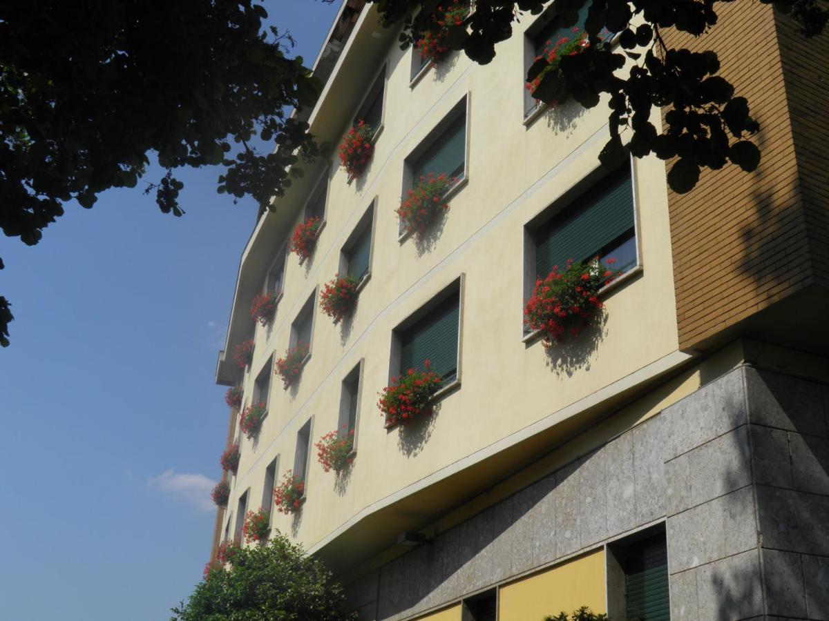 Hotel Ramoverde Borgomanero Luaran gambar